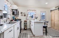 320 East Drive, Marshall, MI 49068