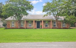 6305 Hermosa Drive, Ocean Springs, MS 39564