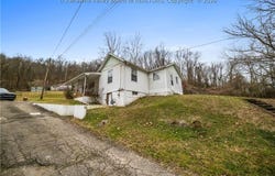 224 Easter Road, Nitro, WV 25143