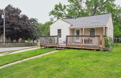 910 N 5th Avenue W, Newton, IA 50208
