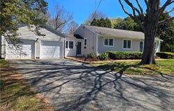 71 Kenyon Avenue, South Kingstown, RI 02879