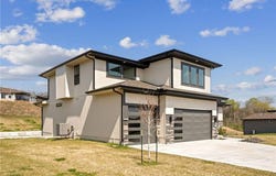 2210 NW Palisades Drive, Riverside, MO 64150