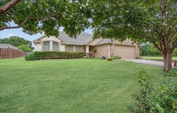 2215 Albert Broadfoot Street, Bonham, TX 75418