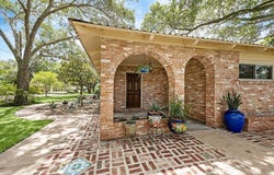 302 Strickland Avenue, Eagle Lake, TX 77434