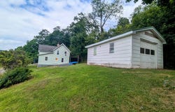 9689 Old State Rd, Troy, PA 16947