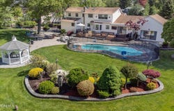 20 Sunrise Circle, Holmdel, NJ 07733