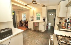 13 Thomas St, Bloomfield Twp., NJ 07003-2327