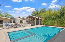 907 W Travis ST, Fredericksburg, TX 78624