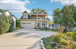 N20W29987 Glen Cove Rd, Pewaukee, WI 53072