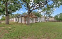 1024 Greenlee Street, Denton, TX 76201