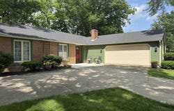 10012 Houndshill Place, Fort Wayne, IN 46804