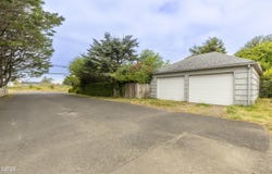 654 NW Nye Street, Newport, OR 97365