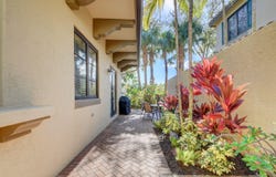 810 Via Villagio, Hypoluxo, FL 33462