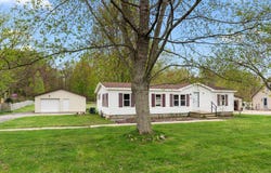 8760 W East Road, Lakeside, MI 49128