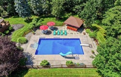 13 Jonathans Way, Henryville, PA 18332