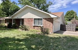 1635 E Hanover Street, Springfield, MO 65804