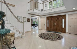 16 Loman Court, Cresskill, NJ 07626