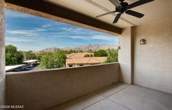 2550 E River Road, Tucson, AZ 85718