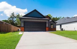 203 W Elm Street, Whitewright, TX 75491