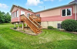 1719 W 18 Street, Cedar Falls, IA 50613