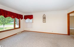 425 First Street, Breckenridge, MI 48615