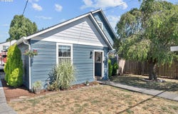 1127 LINN AVE, Oregon City, OR 97045