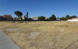 15 15th, Lancaster, CA 93535