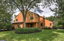 6 ARNOLD DRIVE, PRINCETON JUNCTION, NJ 08550
