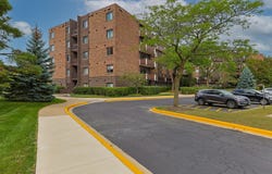 840 Wellington Avenue, Elk Grove Village, IL 60007