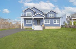 7 S Bay Avenue, Bay Shore, NY 11706
