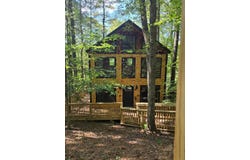 3 Pine Forest Park Rd, Campton, KY 41301