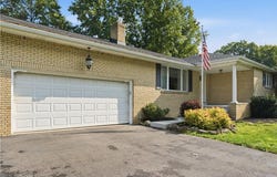 6987 White Oak Drive, Hubbard, OH 44425