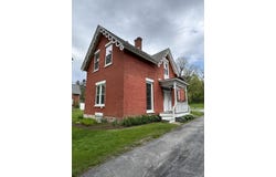 80 Oak Street, Champlain, NY 12919