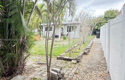226 SW 11th St, Dania Beach, FL 33004