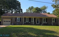 1709 Pine Tree Drive, Gloucester Point, VA 23062