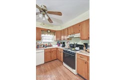 41 Lindsay Court, Freehold, NJ 07728