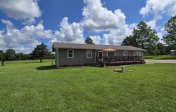 21405 County Rd 295 Loop, Hermitage, MO 65668