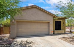 9916 E Caldera Place, Tucson, AZ 85748