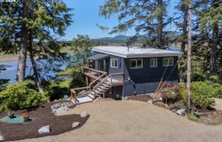 25120 SANDLAKE RD, Cloverdale, OR 97112