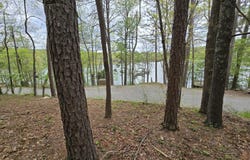 5710 Lakeshore Drive, Tallassee, TN 37878
