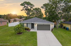 817 Carnival Road SE, Palm Bay, FL 32909