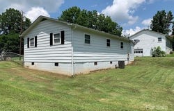 507 Spruce Street SW, Lenoir, NC 28645