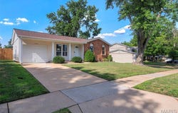 1223 Kings Trail Lane, Fenton, MO 63026