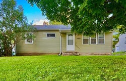 2622 Garden Avenue, Cedar Falls, IA 50613