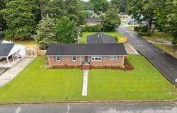 1015 S 1st Street, Smithfield, NC 27577