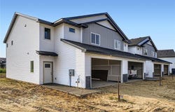 2117 Cleveland Way S, Cambridge, MN 55008