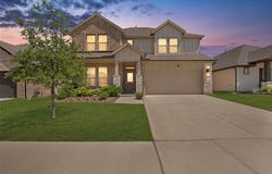367 Oak Creek Drive, Lavon, TX 75166