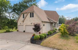 3872 EGRET DRIVE, AKRON, OH 44319