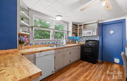241 4th Avenue N, Taylorsville, NC 28681