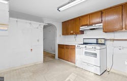 1325 WILLIAM STREET, HARRISBURG, PA 17102